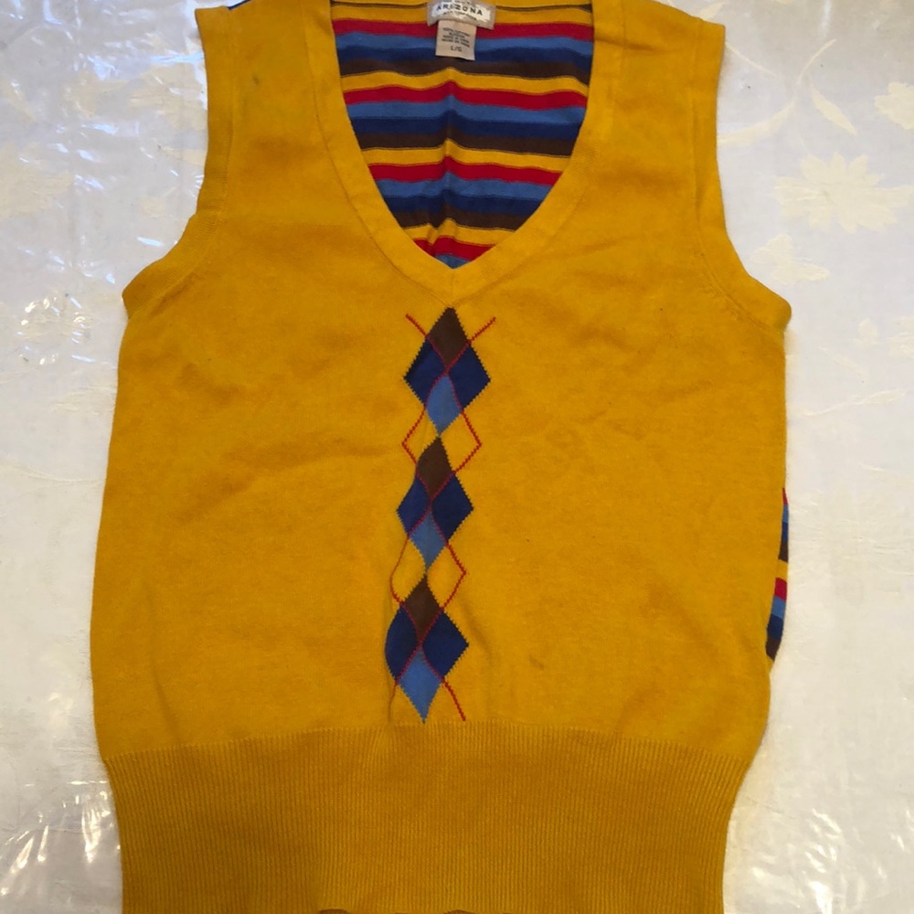 High quality vest with great color combinations